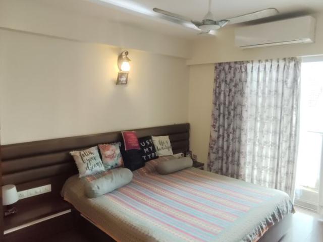 Rental | 3 BHK + Extra Room 1357 Sq.Ft. Apartment in Adani Group Western Heights
