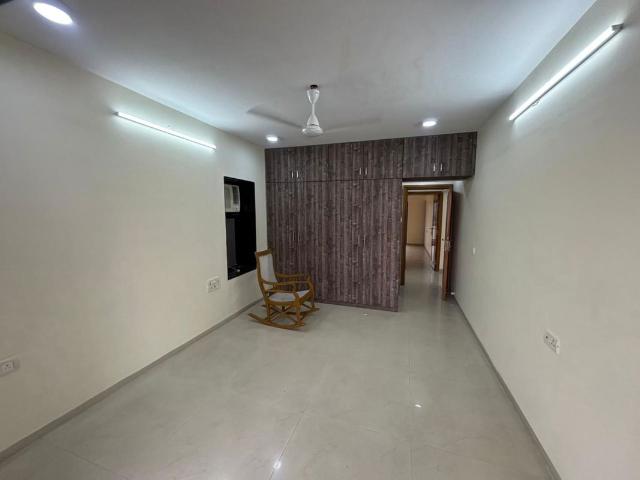 Rental | 3 BHK + Extra Room 1400 Sq.Ft. Apartment in Dheeraj Devika