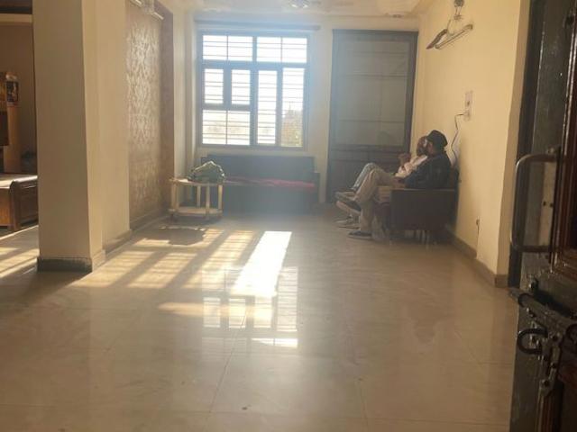Rental | 3 BHK + Extra Room 1400 Sq.Ft. Apartment in Sector 12