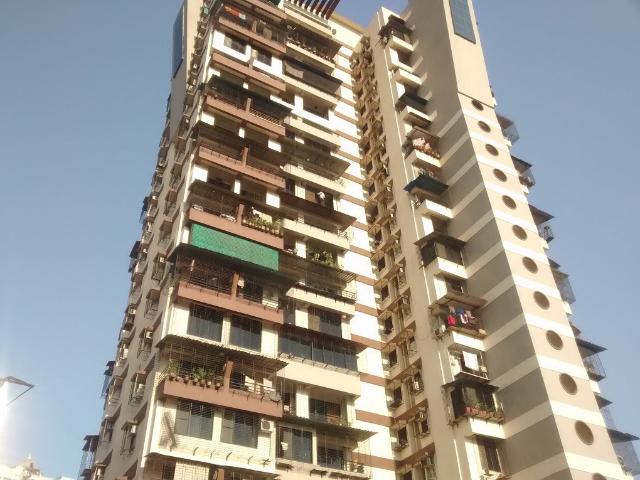 Rental | 3 BHK + Extra Room 1500 Sq.Ft. Apartment in Gajra Bhoomi Tower
