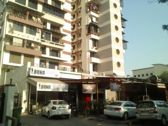 Rental | 3 BHK + Extra Room 1500 Sq.Ft. Apartment in Gajra Bhoomi Tower