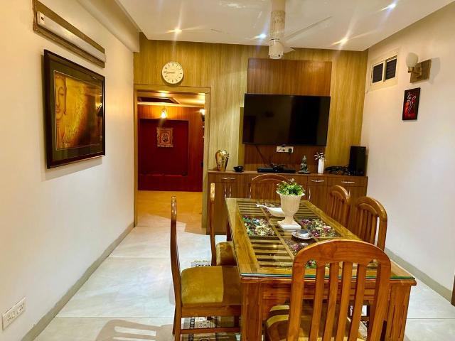 Rental | 3 BHK + Extra Room 1550 Sq.Ft. Apartment in Omaxe The Palace