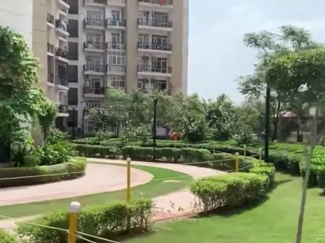 Rental | 3 BHK + Extra Room 1560 Sq.Ft. Apartment in Prateek Wisteria