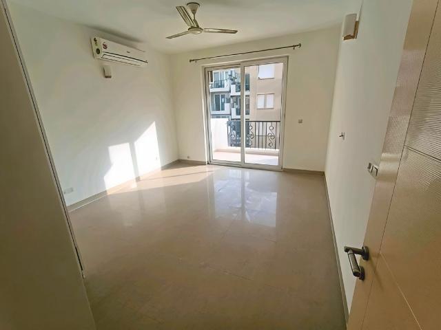 Rental | 3 BHK + Extra Room 1600 Sq.Ft. Apartment in Emaar Emerald Floors Premier