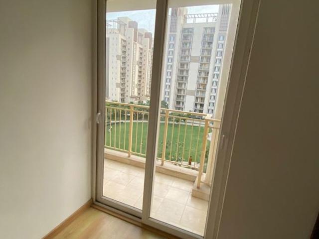Rental | 3 BHK + Extra Room 1600 Sq.Ft. Apartment in Emaar Gurgaon Greens