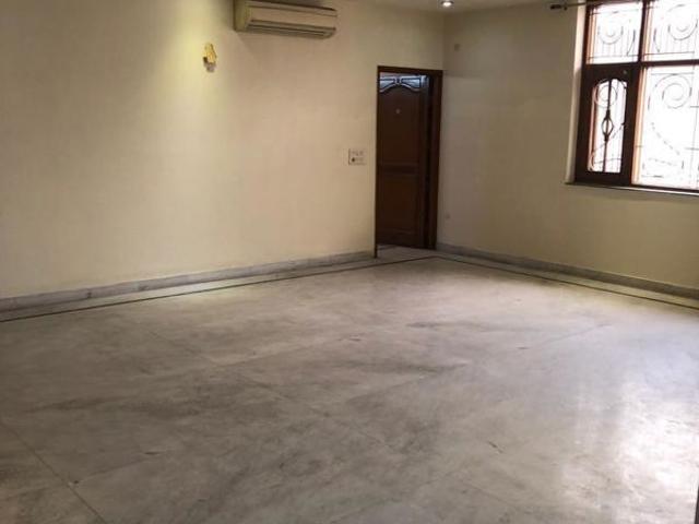 Rental | 3 BHK + Extra Room 160 Sq.Yd. Independent House in Chittaranjan Park