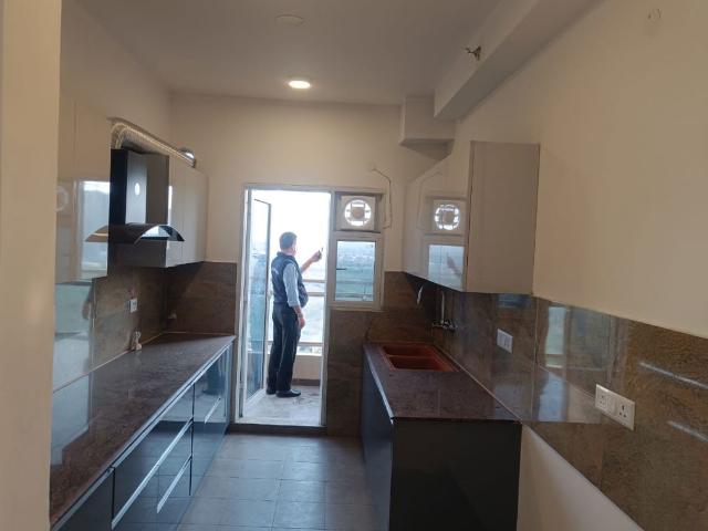 Rental | 3 BHK + Extra Room 1620 Sq.Ft. Apartment in Elite Golf Green