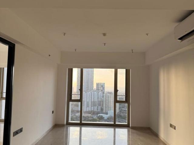 Rental | 3 BHK + Extra Room 1650 Sq.Ft. Apartment in Bombay Realty One ICC