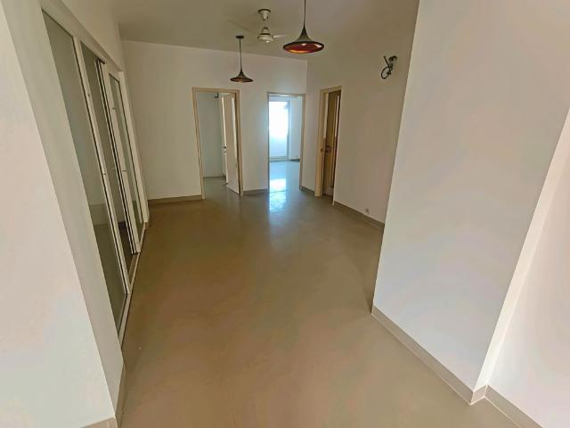 Rental | 3 BHK + Extra Room 1650 Sq.Ft. Apartment in Emaar Emerald Floors Premier