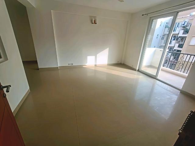 Rental | 3 BHK + Extra Room 1650 Sq.Ft. Apartment in Emaar Emerald Floors Premier