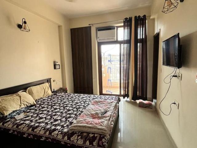 Rental | 3 BHK + Extra Room 1665 Sq.Ft. Apartment in Ajnara Grand Heritage