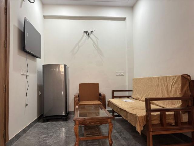 Rental | 3 BHK + Extra Room 1680 Sq.Ft. Apartment in Smart World Orchard