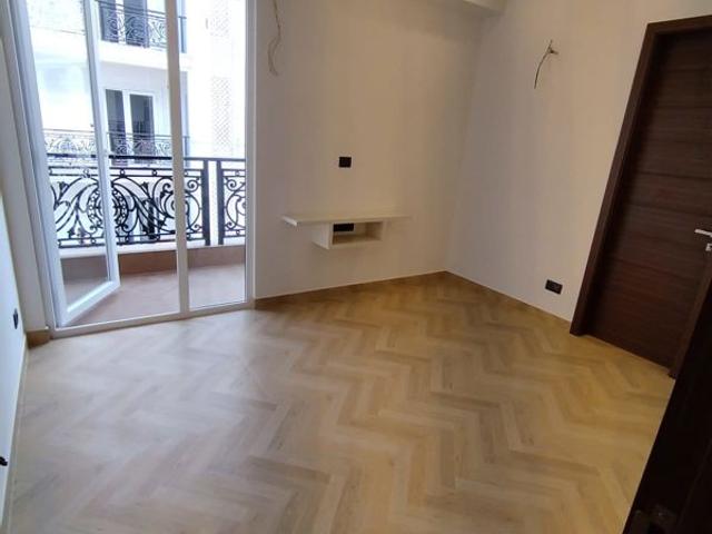 Rental | 3 BHK + Extra Room 1720 Sq.Ft. Apartment in Raj One Good Earth
