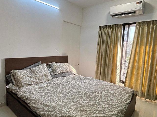 Rental | 3 BHK + Extra Room 1800 Sq.Ft. Apartment in Highland Tower