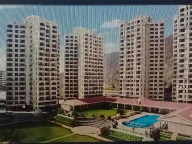 Rental | 3 BHK + Extra Room 1800 Sq.Ft. Apartment in Regency Gardens