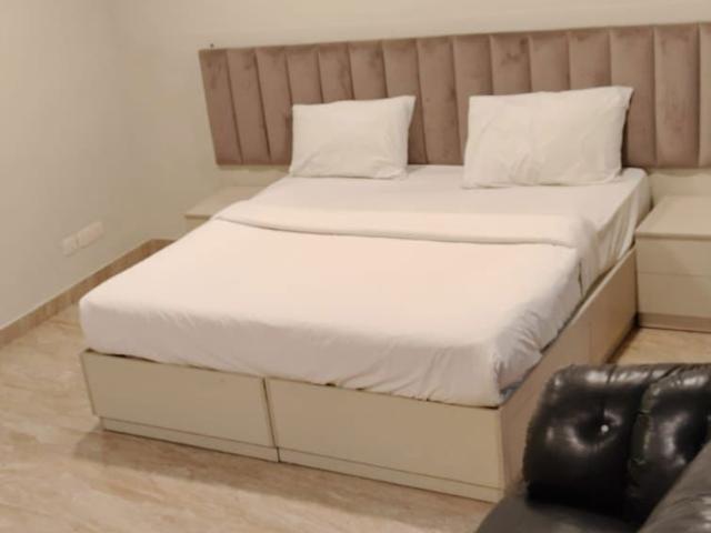 Rental | 3 BHK + Extra Room 200 Sq.Yd. Independent House in Jungpura Extension