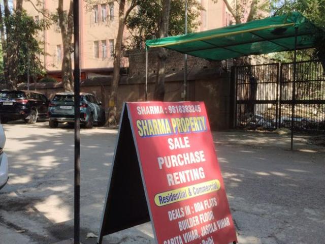 Rental | 3 BHK + Extra Room 2250 Sq.Ft. Apartment in Sarita Vihar