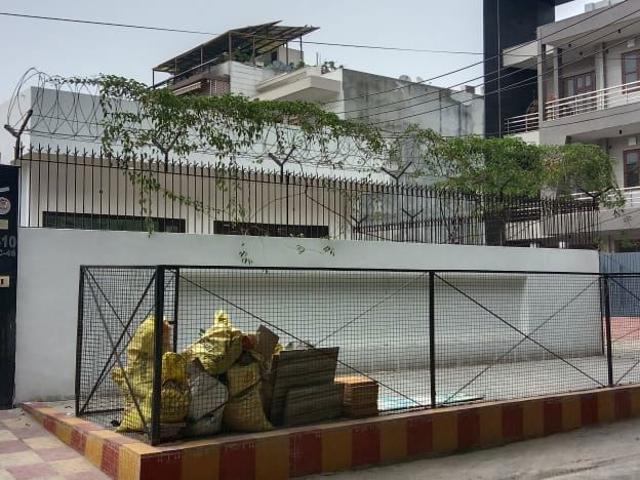 Rental | 3 BHK + Extra Room 2500 Sq.Ft. Independent House in Sector 46