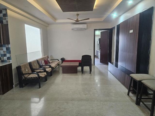 Rental | 3 BHK + Extra Room 250 Sq.Mt. Independent House in Sector 72