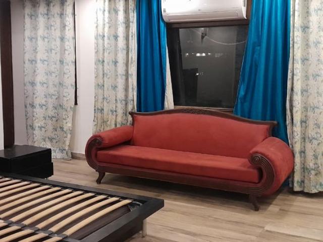 Rental | 3 BHK + Extra Room 250 Sq.Yd. Apartment in Vasant Enclave