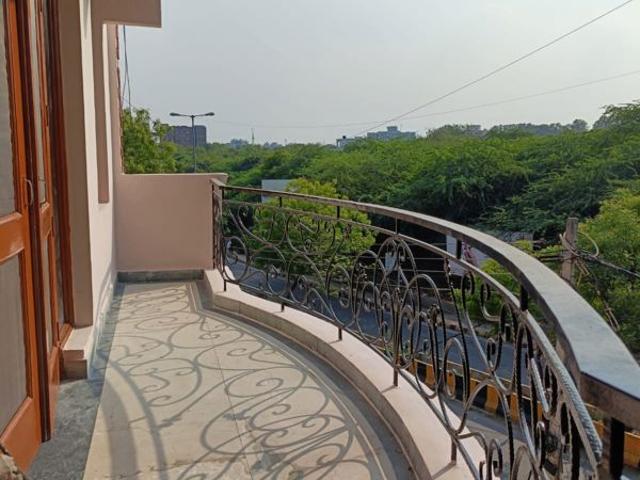 Rental | 3 BHK + Extra Room 250 Sq.Yd. Apartment in Vasant Enclave