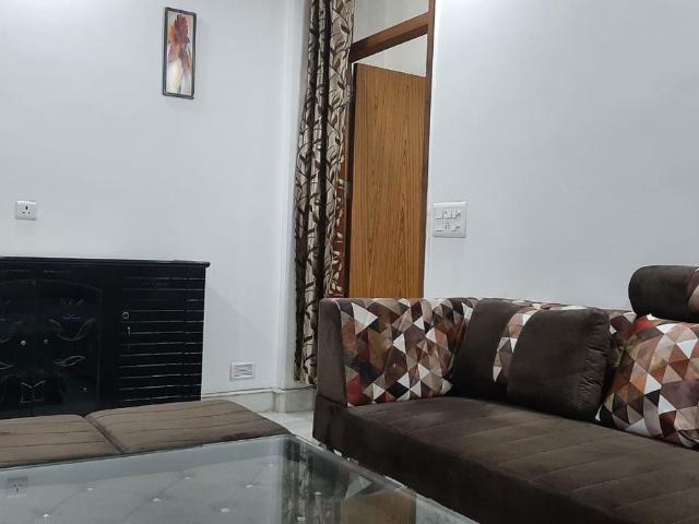 Rental | 3 BHK + Extra Room 250 Sq.Yd. Independent House in Vasant Vihar