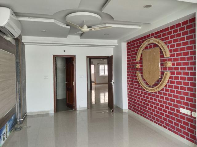 Rental | 3 BHK + Extra Room 2600 Sq.Ft. Apartment in Land Mark Residency