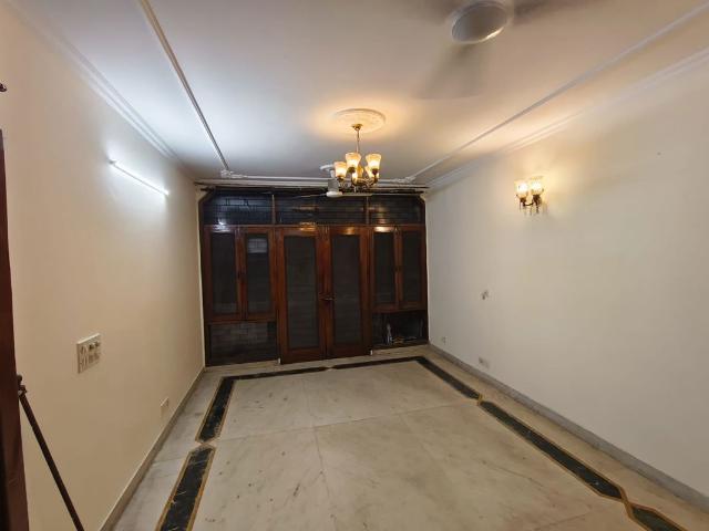 Rental | 3 BHK + Extra Room 260 Sq.Yd. Independent House in Defence Colony