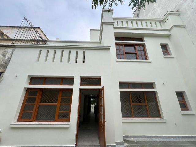 Rental | 3 BHK + Extra Room 2700 Sq.Ft. Independent House in Sushant Lok 2