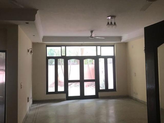 Rental | 3 BHK + Extra Room 300 Sq.Yd. Independent House in DLF Phase II