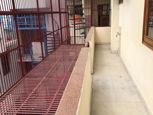 Rental | 3 BHK + Extra Room 300 Sq.Yd. Villa in New Friends Colony