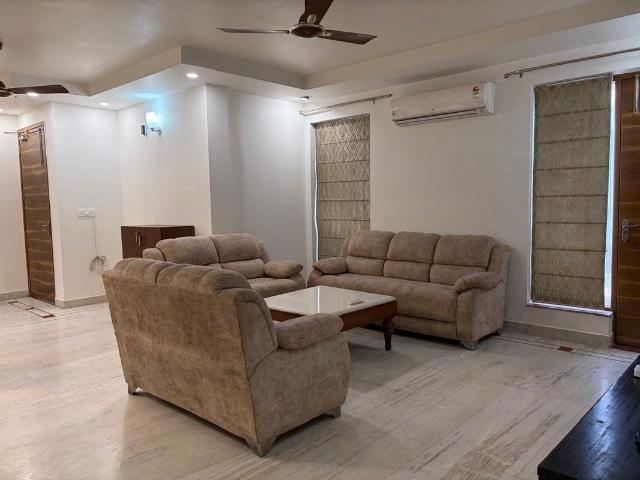Rental | 3 BHK + Extra Room 3400 Sq.Ft. Apartment in Sector 46