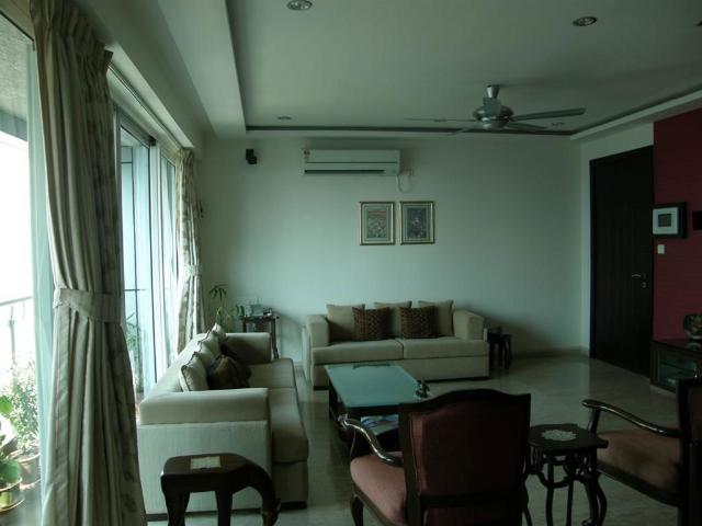 Rental | 3 BHK + Extra Room,Store Room 1400 Sq.Ft. Apartment in Raheja Atlantis
