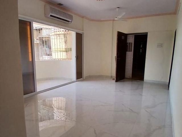 Rental | 3 BHK + Extra Room,Store Room 800 Sq.Ft. Apartment in New Krishna Tower