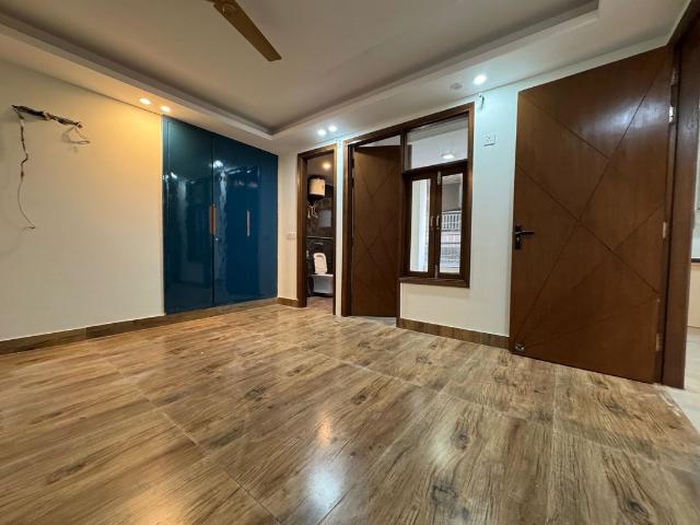 Rental | 3 BHK + Servant Room,Basement 1500 Sq.Ft. Apartment in Chattarpur