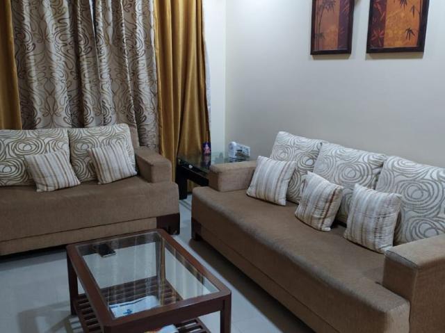 Rental | 3 BHK + Servant Room,Extra Room 1250 Sq.Ft. Apartment in Bharat Kunj CHS