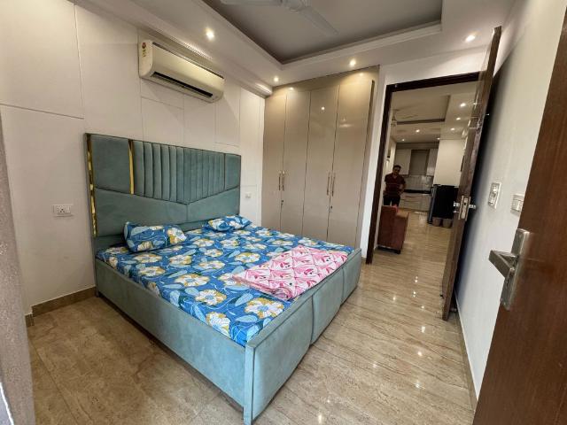 Rental | 3 BHK + Servant Room,Extra Room 1200 Sq.Ft. Apartment in Chattarpur
