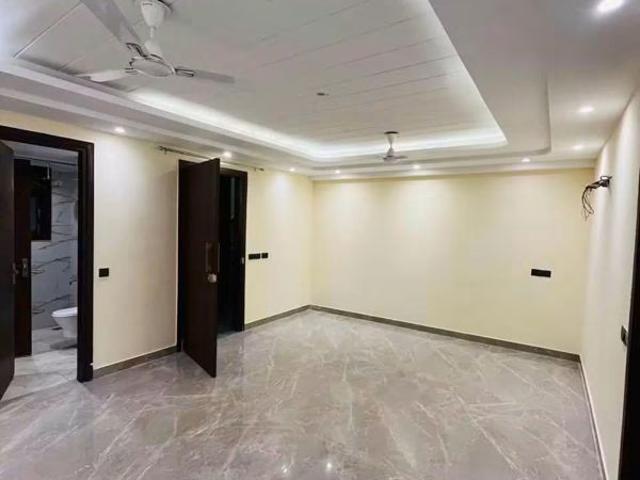 Rental | 3 BHK + Servant Room,Extra Room 1300 Sq.Ft. Apartment in Chattarpur