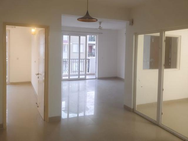 Rental | 3 BHK + Servant Room,Extra Room 1750 Sq.Ft. Apartment in Emaar Emerald Floors Premier