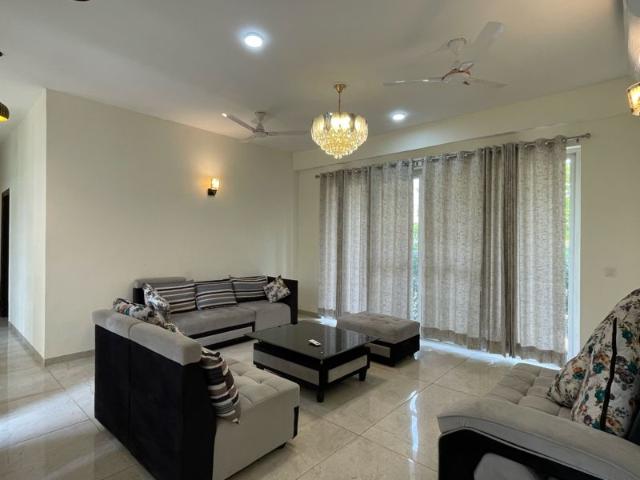 Rental | 3 BHK + Servant Room,Extra Room 2075 Sq.Ft. Apartment in Conscient Heritage Max