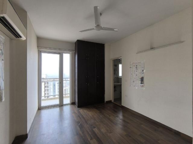 Rental | 3 BHK + Servant Room,Extra Room 2075 Sq.Ft. Apartment in Conscient Heritage Max