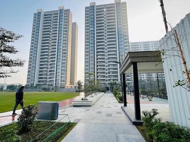 Rental | 3 BHK + Servant Room,Extra Room 2002 Sq.Ft. Apartment in Sobha City Gurgaon