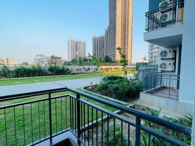 Rental | 3 BHK + Servant Room,Extra Room 2348 Sq.Ft. Apartment in Godrej Meridien
