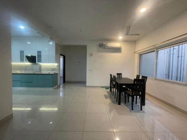Rental | 3 BHK + Servant Room,Extra Room 2384 Sq.Ft. Apartment in BPTP Amstoria