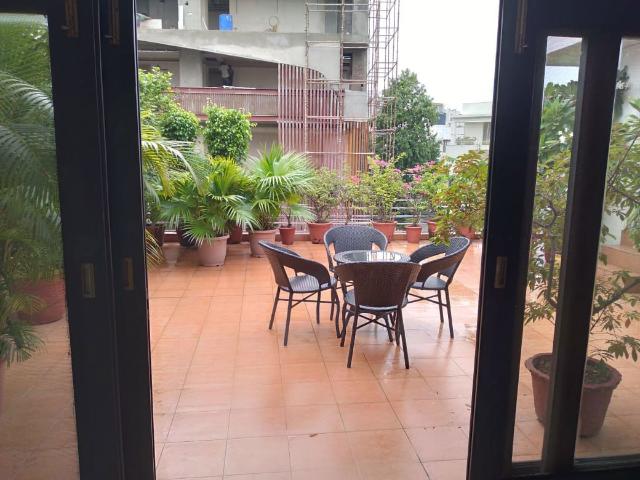 Rental | 3 BHK + Servant Room,Extra Room 250 Sq.Yd. Villa in Hauz Khas