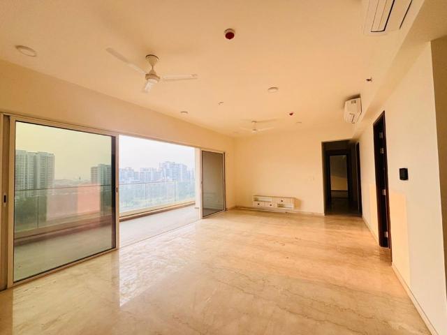 Rental | 3 BHK + Servant Room,Extra Room 3000 Sq.Ft. Apartment in Kalpataru Vista