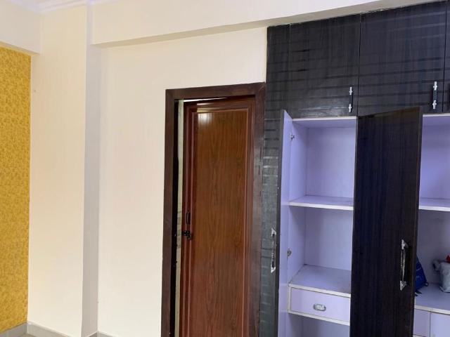 Rental | 3 BHK + Servant Room,Extra Room 350 Sq.Mt. Independent House in RWA Apartments Sector 116