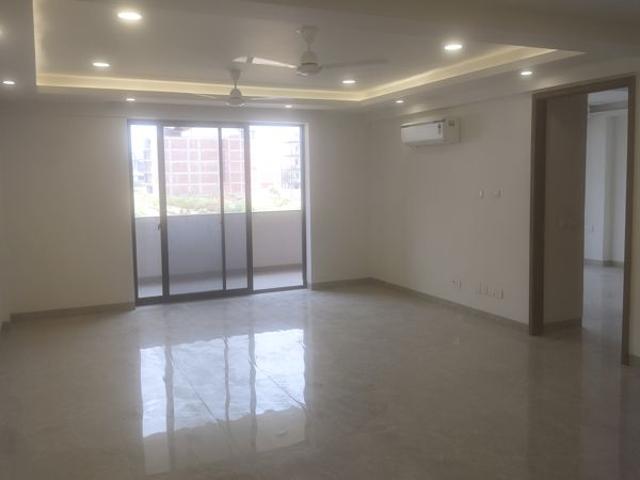 Rental | 3 BHK + Servant Room,Extra Room 3800 Sq.Ft. Apartment in Mahindra Luminare
