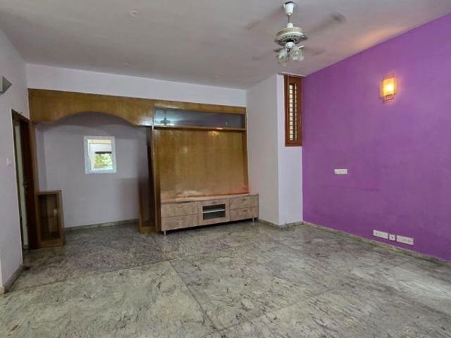 Rental | 3 BHK + Servant Room,Extra Room,Basement 1750 Sq.Ft. Apartment in Vandana Classic