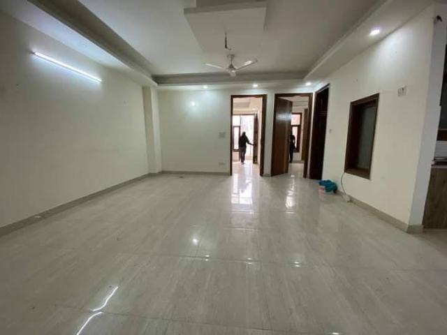 Rental | 3 BHK + Servant Room,Extra Room,Store Room 1400 Sq.Ft. Apartment in Chattarpur